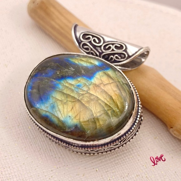 Luminous Labradorite Gemstone Handmade Slider Pendant - Picture 2 of 5